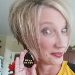 Meet your Posher, Dee